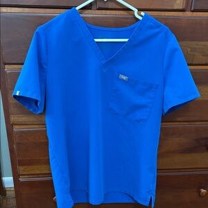 Figs Catarina Women’s scrub top.   Size Large